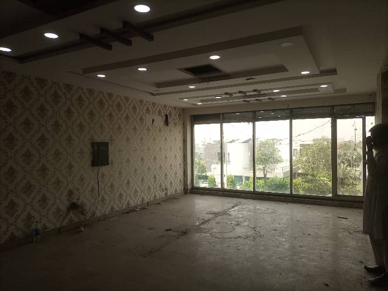 4 Marla first floor office for rent 17