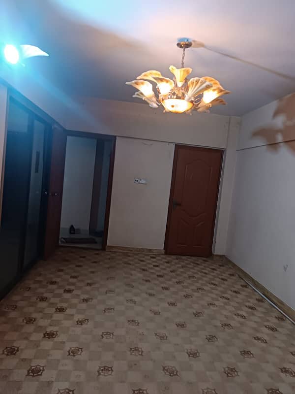 1st Floor Road Facing Boundary Wall Project 3 Bed Rooms Attached Bath Drawing Dining Tiles Flooring Neat & Clean In North Karachi 11-i 6