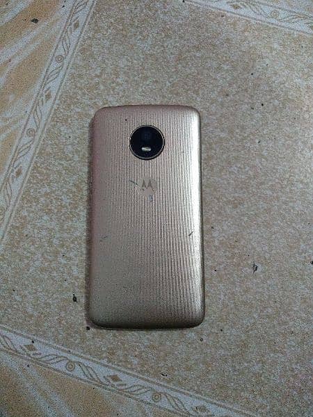Motorola E4 3