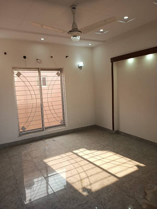 Near To Park 5 Marla House For Rent M7C Lake City Lahore 12