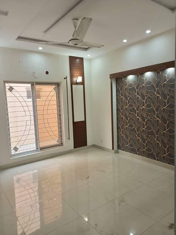 Near To Park 5 Marla House For Rent M7C Lake City Lahore 13