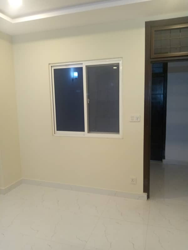 studio apartment availble for sall in gulberg green islamabad 11