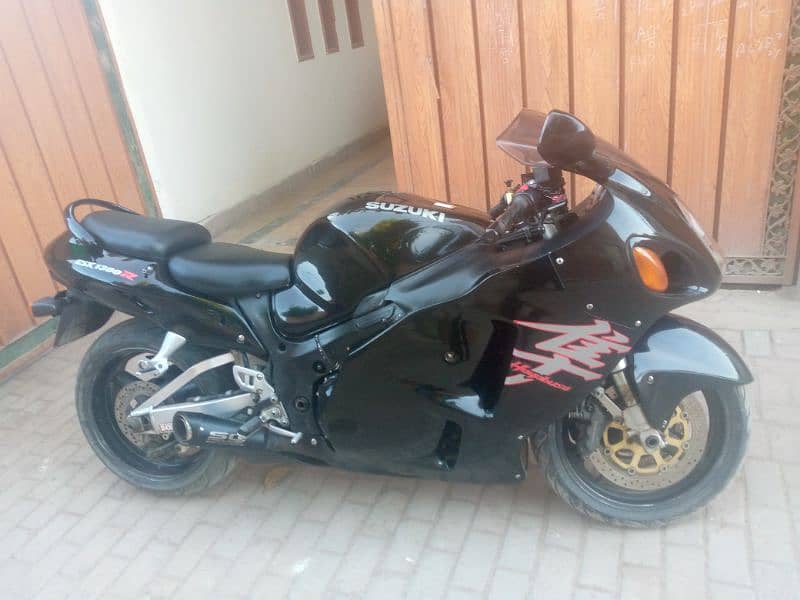 Suzuki Hayabusa in mint condition. . urgent sale 5