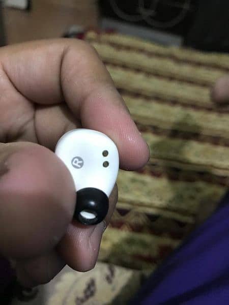 Infinix iRocker XE15 Earbud & Tecno Hi-pods H2 with Single airbud only 10