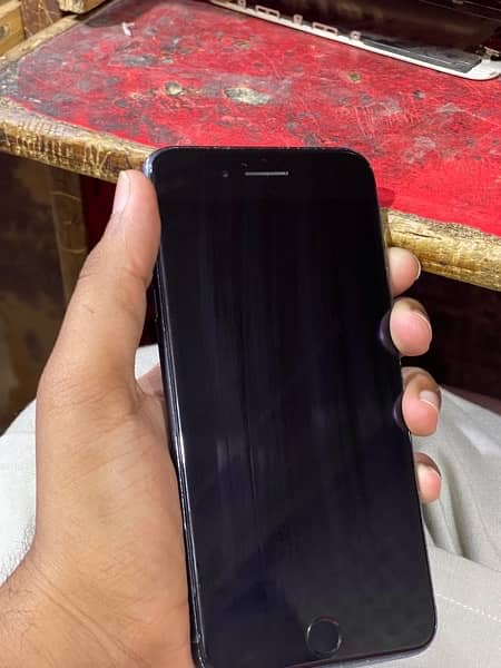 Ip7plus jet black Color all ok only Lcd change thumb not working PTA 1