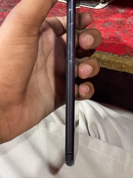 Ip7plus jet black Color all ok only Lcd change thumb not working PTA 2