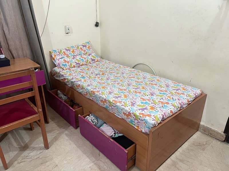 Complete Bes room set with wardrobe 2