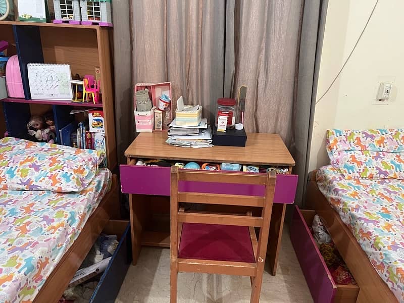 Complete Bes room set with wardrobe 4
