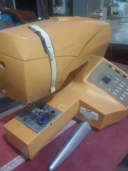 singer sewing machine and embroidery or lots functions 5