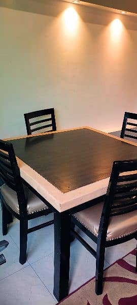 4 seater Dinning table 0