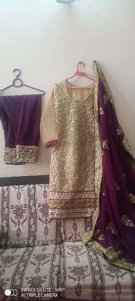 Shadi wear dress for sale in large size 4