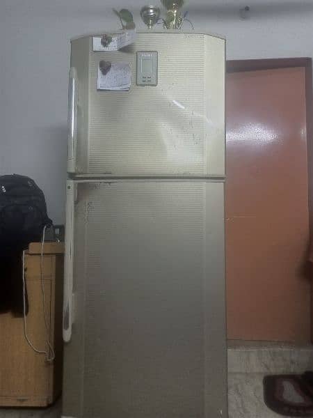 gently used fridge for sale- great condition! 1