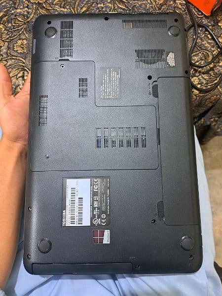 Toshiba c855d laptop urgent sale 3
