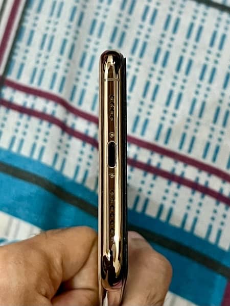 iphone xs max 256gb pta approved gold 4