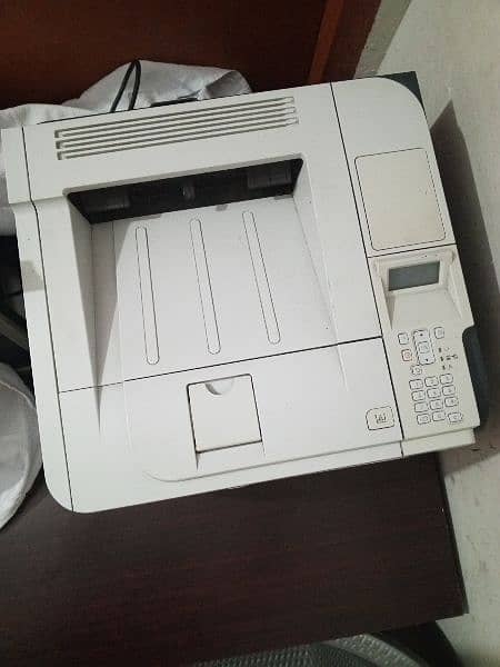 HP Laserjet p-3015 printer Used 1