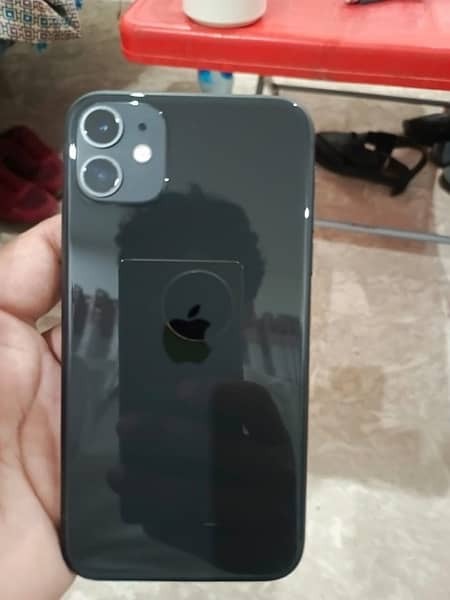 iphone 11 condition 10 by10 64gb 78 health 4 month sim time 5