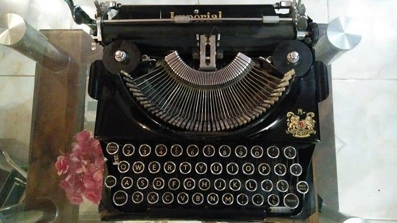 antique imperial company typewriter for typing hobbies 0