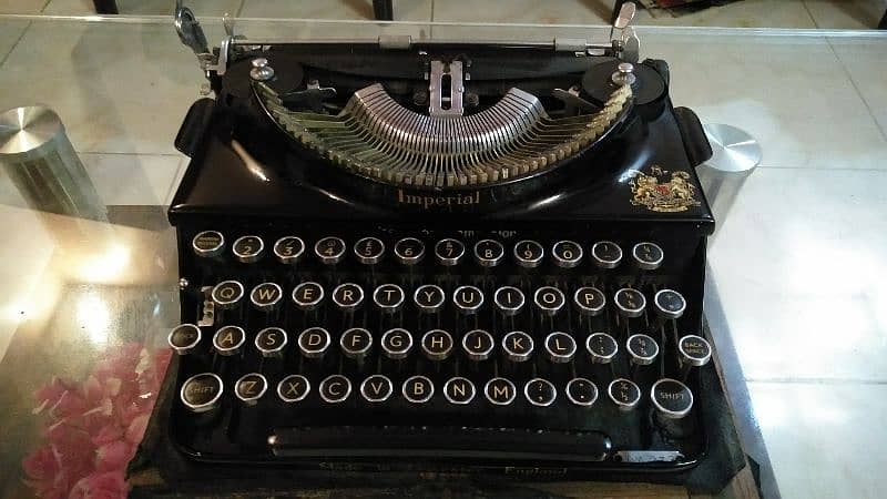 antique imperial company typewriter for typing hobbies 1