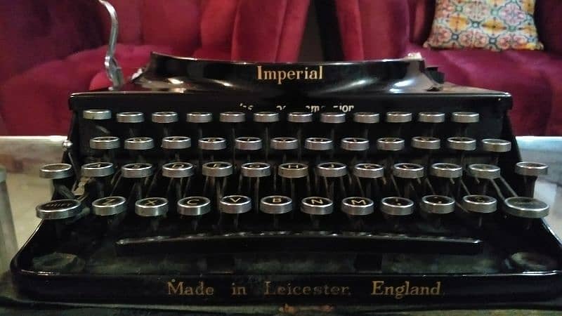 antique imperial company typewriter for typing hobbies 2