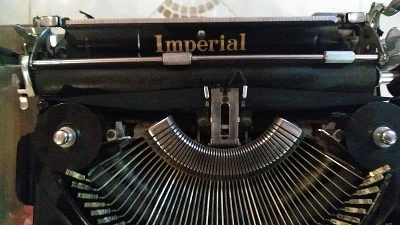 antique imperial company typewriter for typing hobbies 5