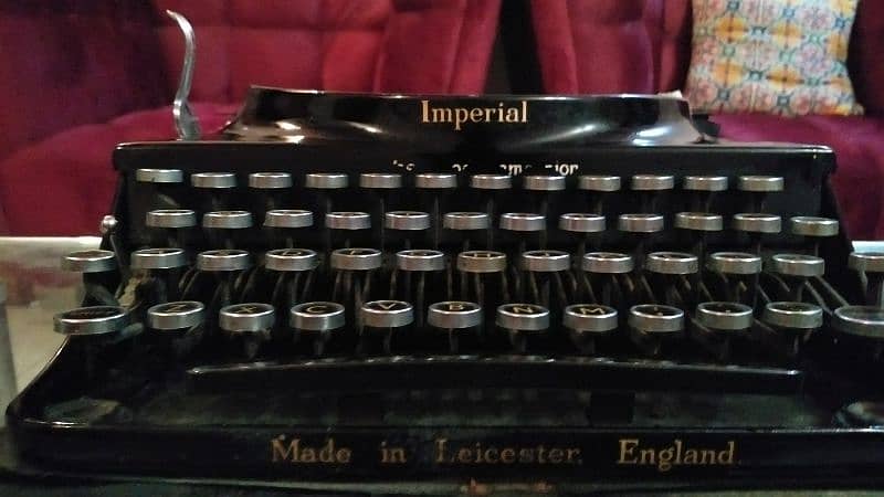 antique imperial company typewriter for typing hobbies 9