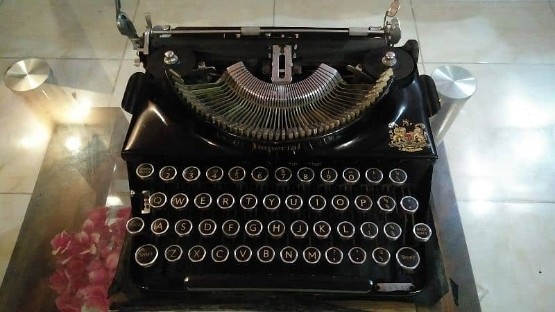 antique imperial company typewriter for typing hobbies 11