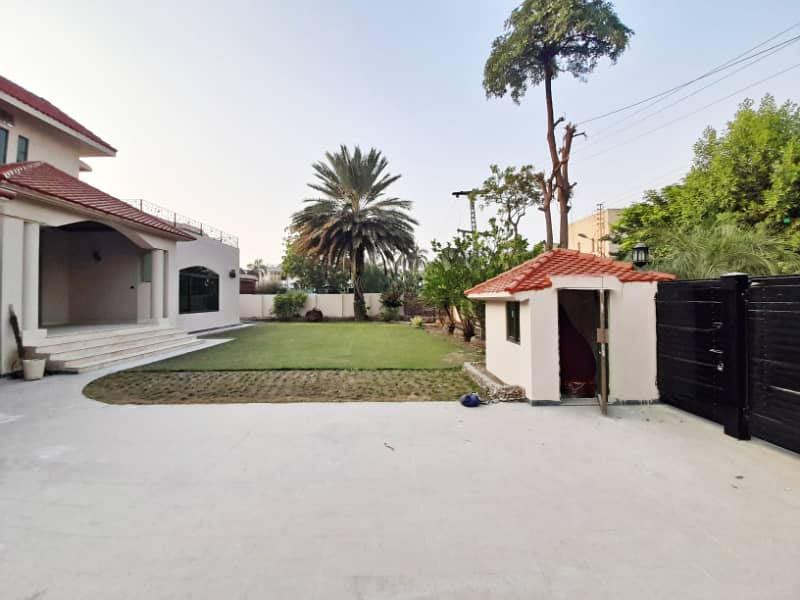 Cantt Properties Offer 2 Kanal With Basement House For Rent In DHA Phase 5 42