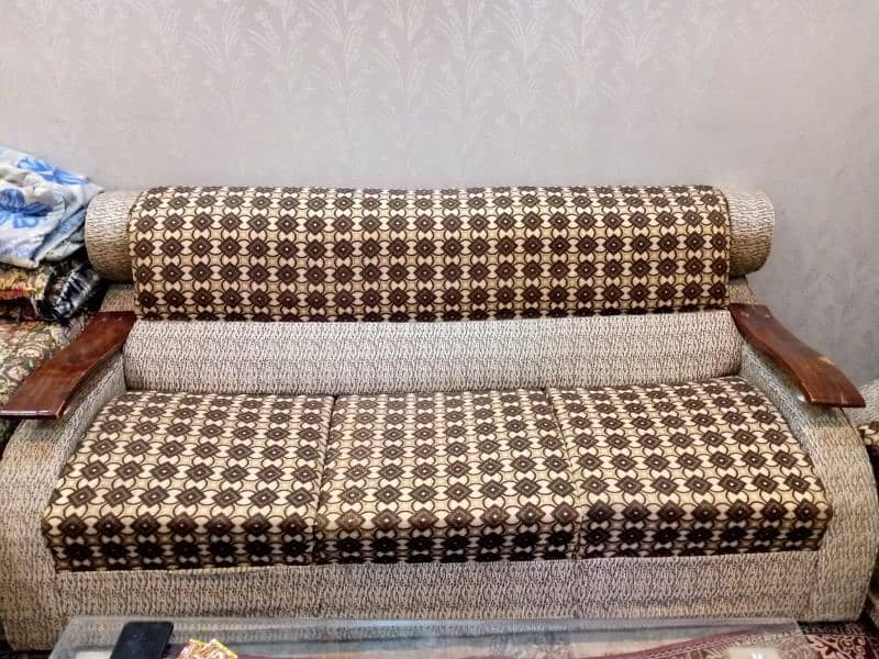 Sofa set with table 5 seater 2