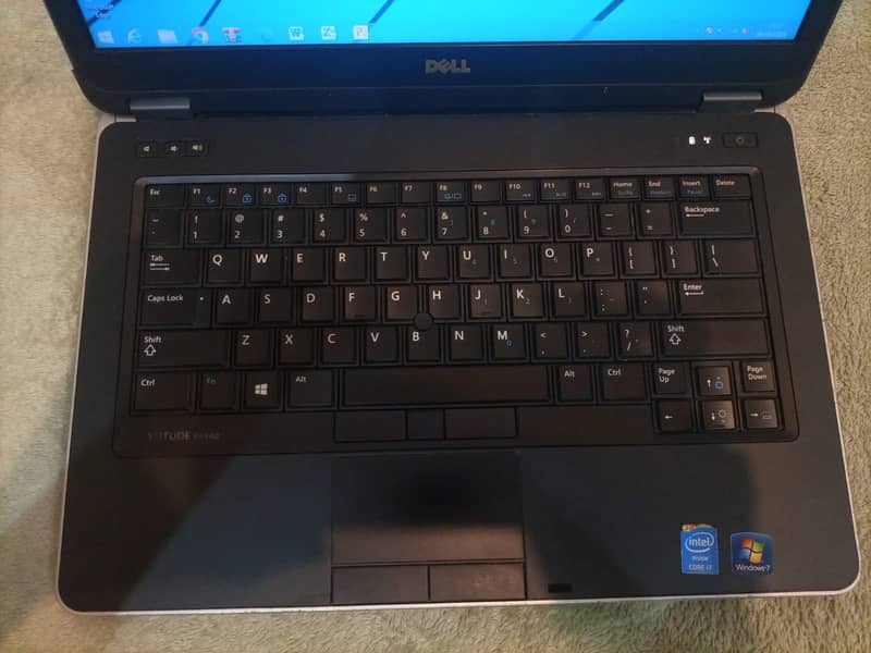 Dell 4th generation i7 processor with graphic card 3