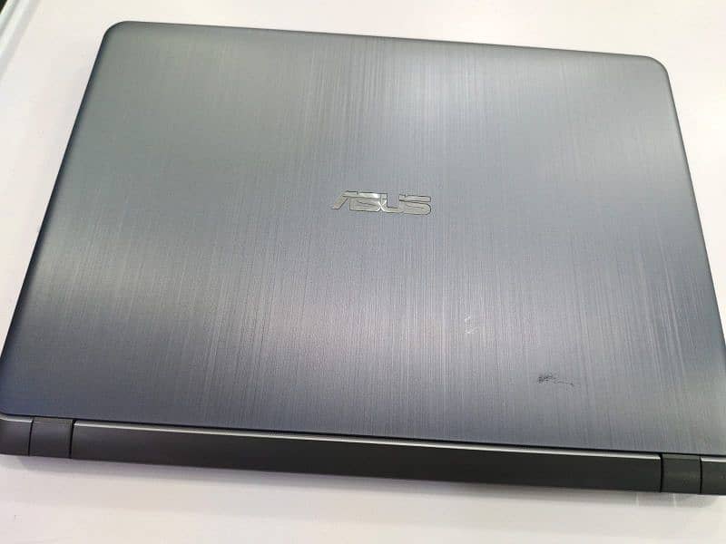Asus Laptop 7