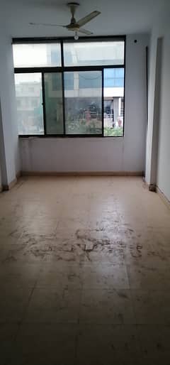 For office Beutiful neat & clean flat for rent