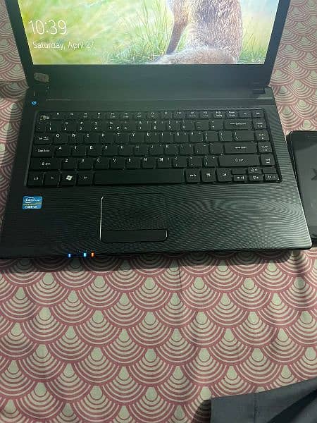 Acer laptop core i3 10/10 5