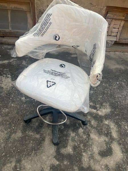 Office chair ( white color ) 1