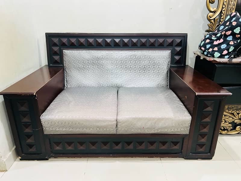 2 Seater & 1 Seater Sofa Set With Pillow & Very Luxurious 0