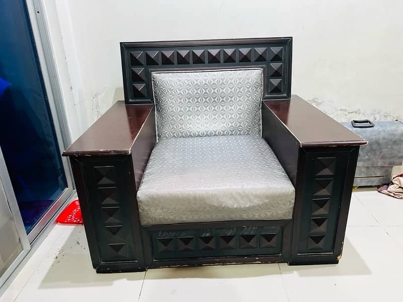 2 Seater & 1 Seater Sofa Set With Pillow & Very Luxurious 1
