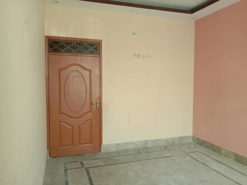 ALL DUES CLEAR PRIME LOCATION HOUSE GROUND + 2 2