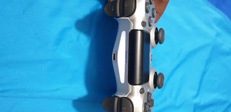 ps4 controller from uk 100% orignal branded 0