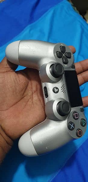 ps4 controller from uk 100% orignal branded 6