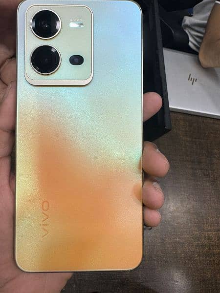 vivo v25 with box and charger golden color 10/9 candecion 5