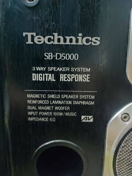 Yamaha Av amplifier and Technic speakers and Kenwood Ecoliazer 7