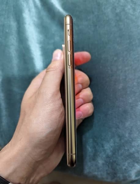iphone xs 64 gb pta approved 3