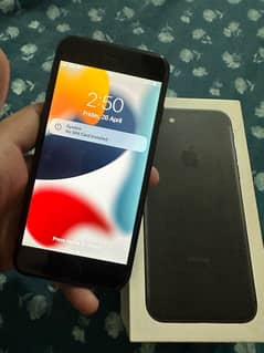 Iphone 7 128gb wth Box (PTA Approved) 0