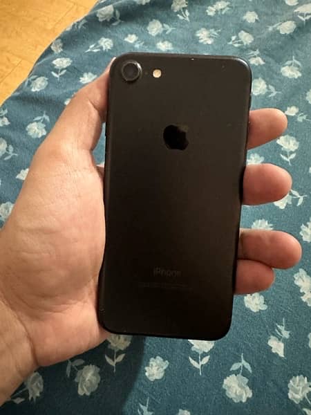 Iphone 7 128gb wth Orginal Box (PTA Approved) 2