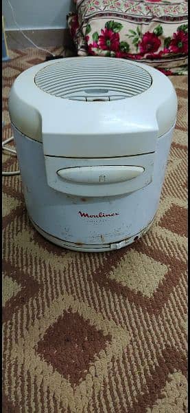 i have moulinex deep fryer in good condition price negotiable he 2