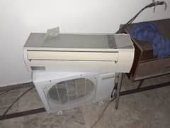 Singer AC 1 ton for sale with gas