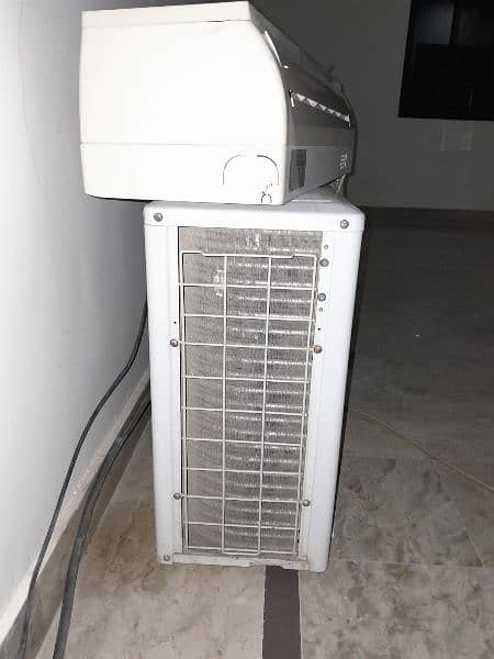 Singer AC 1 ton for sale with gas 2