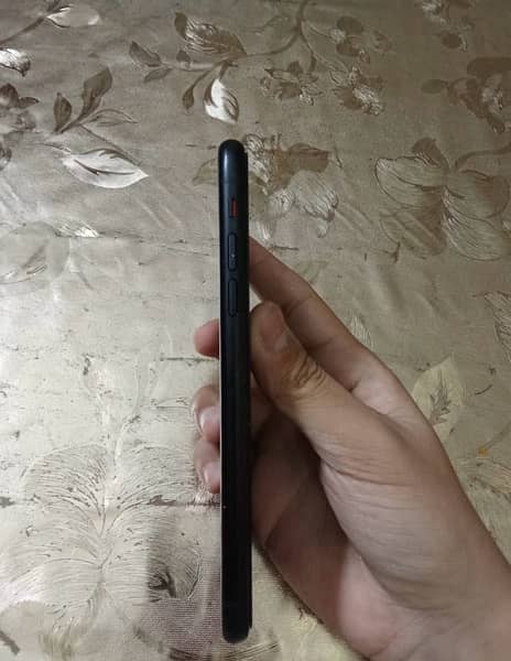 Iphone xr 64 gb jv 9/10 condition black 1