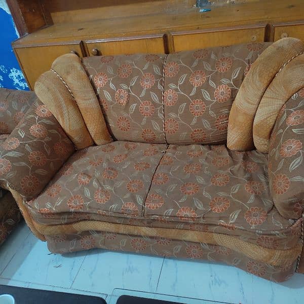 6 seater sofa set for sale in Lahore 1