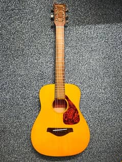 Yamaha FG Junior JR1 (Acoustic Guitar)