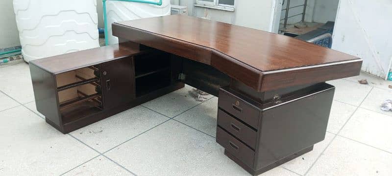 office table embassy auctiond for sale 0